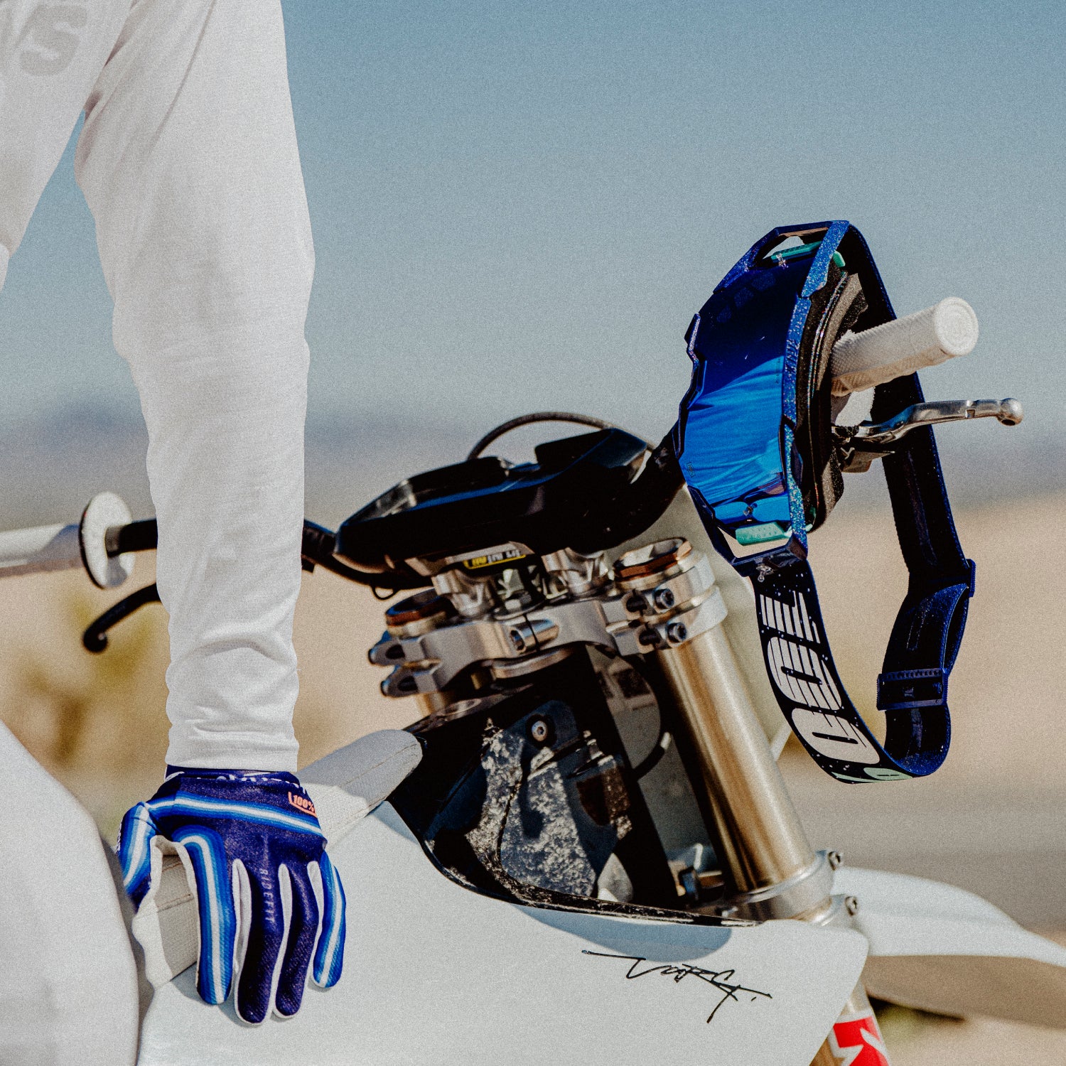 ARMEGA Goggle Noche HiPER Blue Mirror Lens