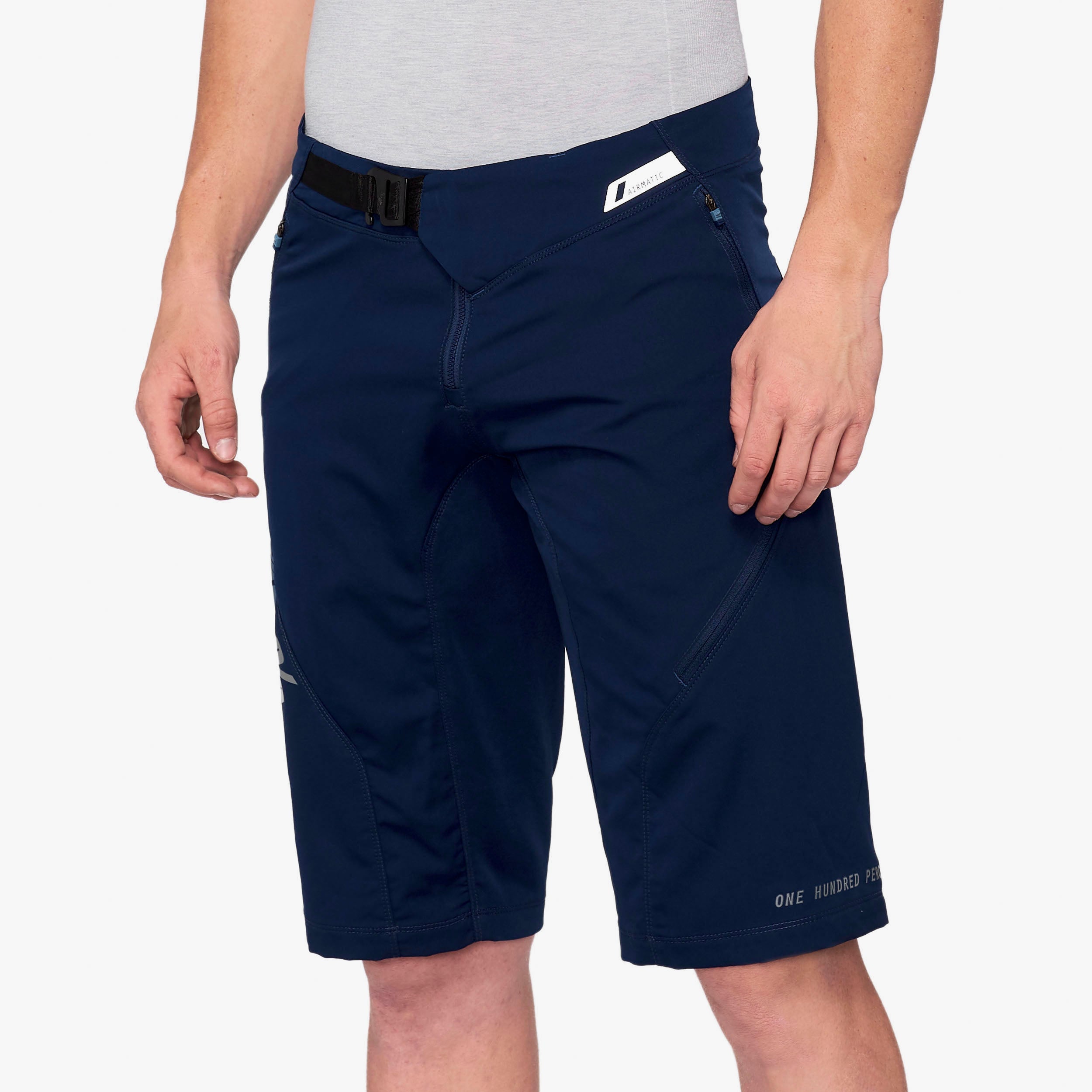 AIRMATIC Shorts Navy